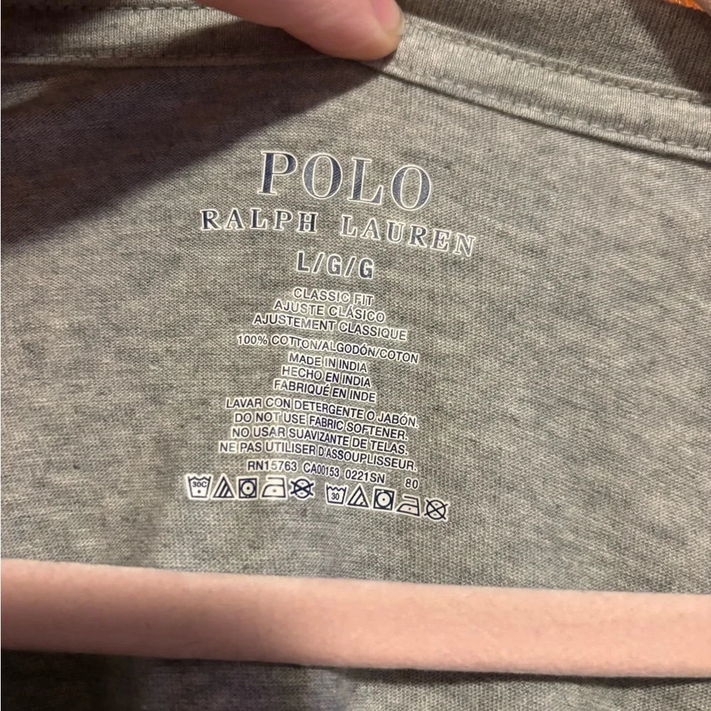 POLO RALPH LAUREN Gray V-Neck Men's Classic Fit T-Shirt Size Large - Picture 3 of 4